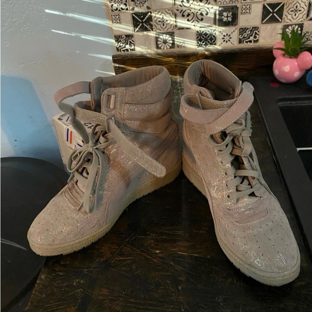 Puma Women's Glittery Gray Ankle Boots